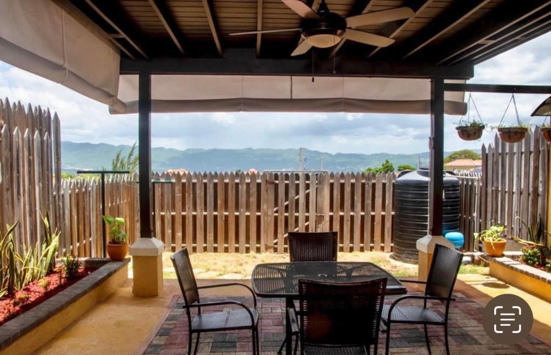 Vacation Getaway In Mango Walk Country Club Apartamento Montego Bay Exterior foto